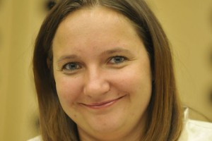 Nekdanja agentka Drenikova se od Erjavca seli h Klemenčiču