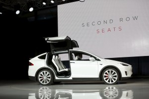 Tesla razkrila dolgo pričakovanega električnega športnega terenca