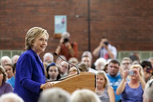 Ruski hekerji poskušali Hillary Clinton ujeti z lažnimi obvestili o prometnih prekrških