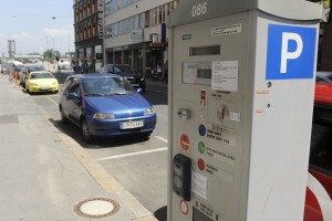 Parkomati naj vračajo denar