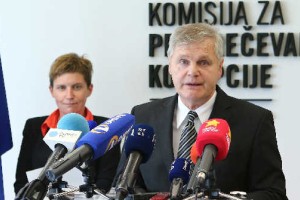Sedlarjeva je Štefaneca zatožila Pahorju: Blokiral naj bi delo KPK