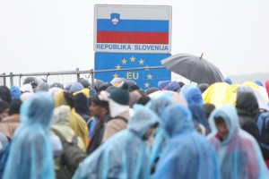 "Darilo" s Hrvaške: na mejo nenapovedano prišlo 1700 migrantov