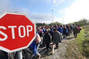 Popoln kaos na mejah in popolno razsulo Cerarjeve vlade. Janša za "takojšen odstop nesposobne vlade"