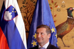 Erjavec potrdil, da Slovenija poizveduje za nakup žičnate ograje