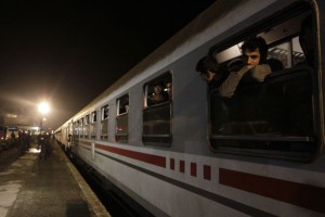 Migrante bodo popisovali kar na vlakih