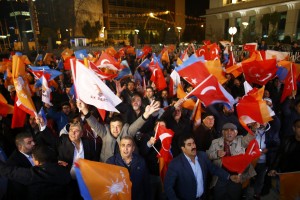 V Turčiji prepričljiva zmaga Erdoganove AKP