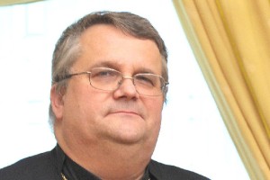Škof Štumpf pojasnjuje: Svaril sem pred umetno spodbujenimi migranti, ki zlorabljajo begunstvo