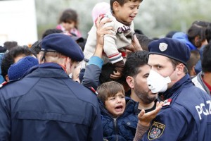 V Sloveniji trenutno 32 tujih policistov