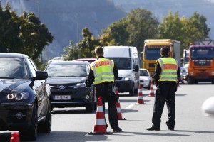 Islamska država menda ponuja 100.000 evrov za razorožitev avstrijskih policistov