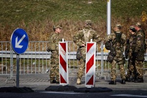 Poslanci zavrnili pobudo za razpis referenduma o zakonu o obrambi