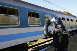 Migrantska kriza: V Dobovi dva vlaka, v Šentilju 2520 migrantov