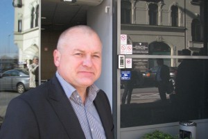 Bo sodnica gluha na izpovedi prič, ki so govorile v prid Franca Kanglerju?