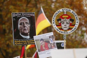 Na protestu v Berlinu: "Rešite Nemčijo, ustavite Merklovo"