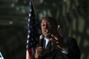 Trump dviga gledanost, Ben Carson pa na tarči medijev