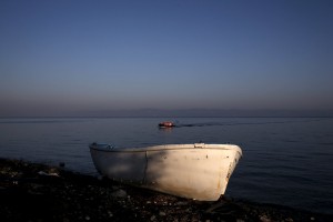 Pri grškem Lezbosu prestregli luksuzno jahto s 300 migranti