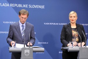 Cerar napovedal postavitev ograje, Györkösova opozarja na nasilne migrante 