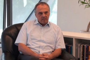 Novič vztraja pri svoji nedolžnosti in trdi, da je bil v času umora doma