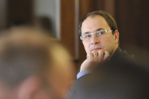 Odbor DZ zavrnil priporočila o kadrovanju v SDH in DUTB