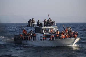 V Evropo preko Sredozemlja letos že 800.000 migrantov