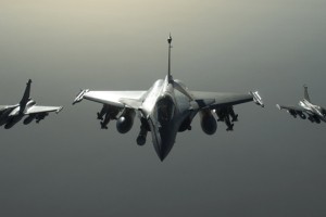 Francozi bombardirajo položaje Islamske države v Siriji