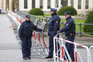 V Nemčiji aretirali Alžirca, ki naj bi napovedoval, da se bo v Parizu nekaj zgodilo