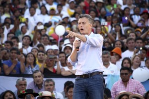 Argentini se na predsedniških volitvah obeta premik v desno