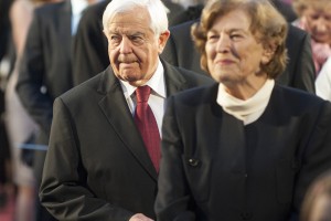 Kučan je bil sodelavec varnostne službe JLA pod psevdonimom Plavi 