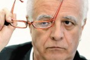 Vinko Vasle: Repe je zgubil živce in zdaj v komi maniri grozi, pljuva in diskvalificira