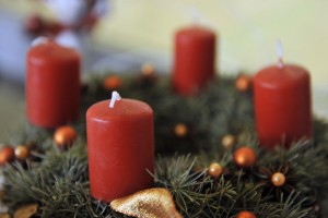 Kristjani z adventom začenjajo priprave na božič