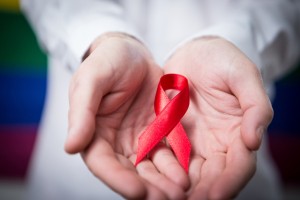 V Sloveniji naj bi živelo okoli 300 ljudi, ki ne vedo, da so okuženi z virusom hiv