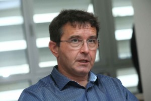 Minister Koprivnikar je imel po policijski kontroli "čuden občutek"