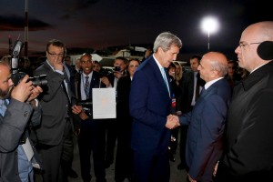 Kerry na Kosovu: Ne pustite mladim, da postanejo džihadisti
