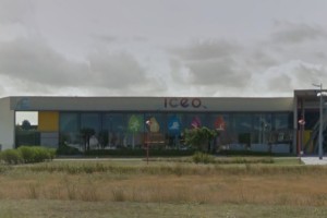 Občina migrantom prepovedala dostop do bazena