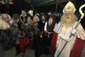 Goduje Miklavž, prvi od decembrskih dobrotnikov