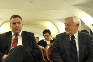 Kučan in "old boys" naj bi vlili novega življenja Židanovim