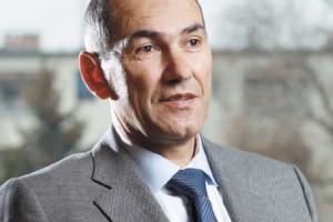 Janša: Glas PROTI bo naš glas za družbo brez monopolov, burk in diktature agresivne manjšine