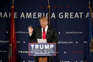 Američani podpirajo zahtevo Trumpa, da bi muslimanom prepovedali vstop v ZDA