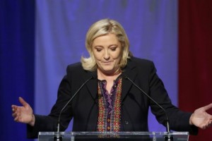 Francozi v drugem krogu volitev zavrnili Nacionalno fronto