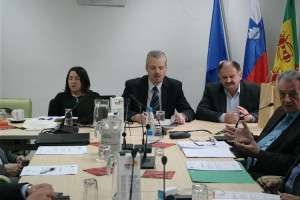 FOTO: Tudi Združenje občin Slovenije zahteva odstop Mramorja