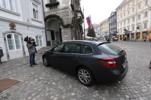 Kriminalisti pri Jankovićevih na Mestni občini Ljubljana