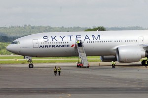 "Slaba šala": zaradi lažne bombe na letalu Air France pridržali upokojenega policista