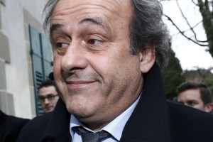 Platini potožil: Dobil sem brco v zobe