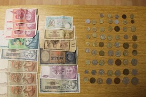 FOTO: Policija išče lastnika starinskega denarja