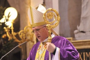 Zore pri polnočnici: Jemanje pravice, da sami odločamo čisto o vsem, očitno nima nobene meje