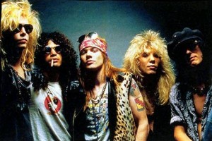 Potrjeno: Guns N' Roses po dveh desetletjih spet z Axlom Roseom in Slashem