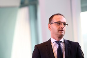 Nemški minister: Val spolnih napadov v Kölnu je bil verjetno organiziran