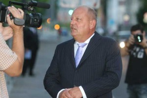 Razveljavljena obsodba novinarja Lomovška zaradi poskusa izsiljevanja Mira Senice
