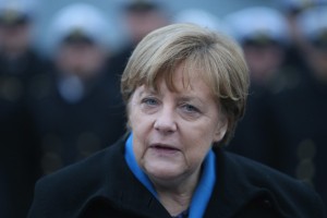 Merklova noče po poti Avstrije, zavrača predlog CSU po omejitvi števila azilantov