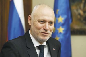 Milan Brglez: Ne. Ne tarnam. No, morda občasno, če kje ni preboja