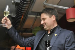 Župana Trilarja zaradi nesreče in zavrnitve alkotesta že pozivajo k odstopu
